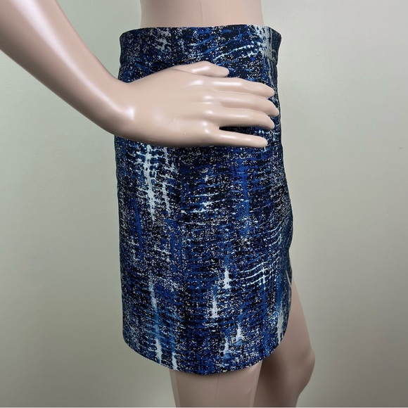 NEW STELLA MCCARTNEY REVOLVE ABSTRACT MINI SKIRT - Picture 5 of 8